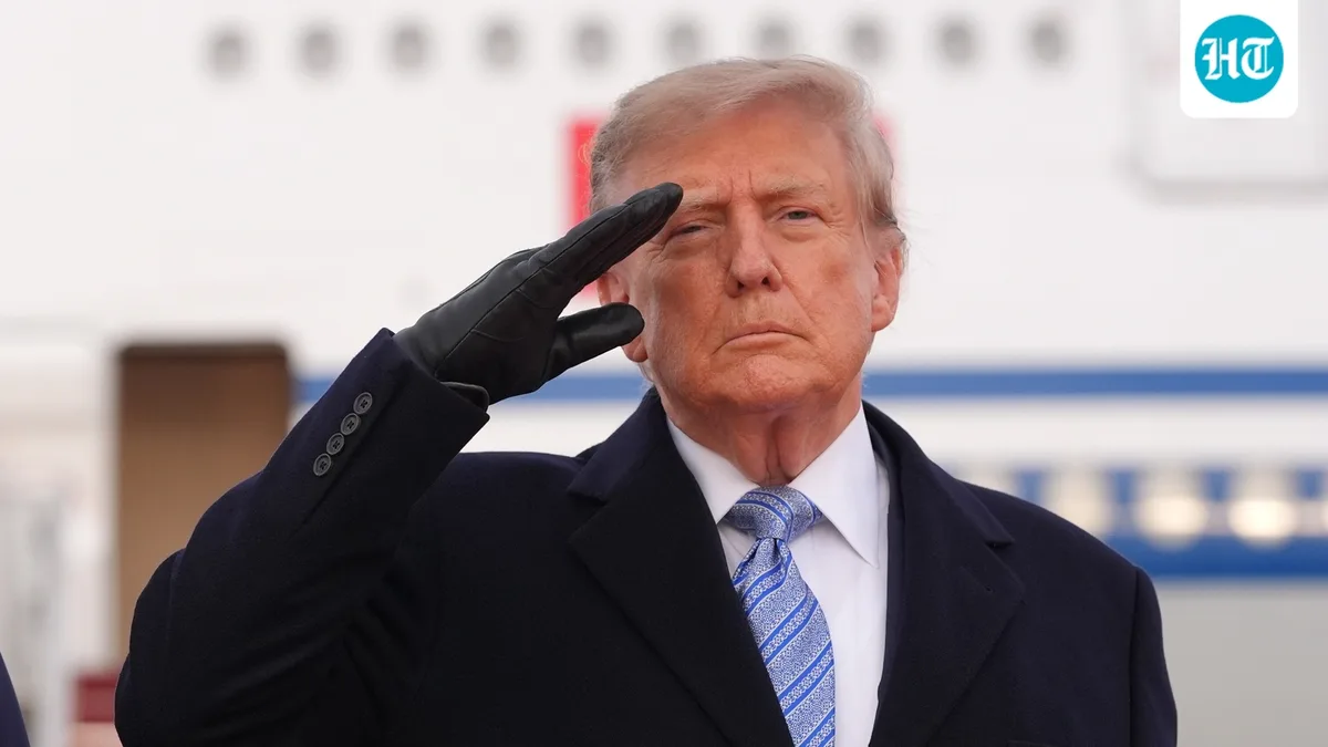 ‘Why is Trump wearing gloves?’ POTUS's unusual outfit choice at Xi Jinping welcome draws attention
