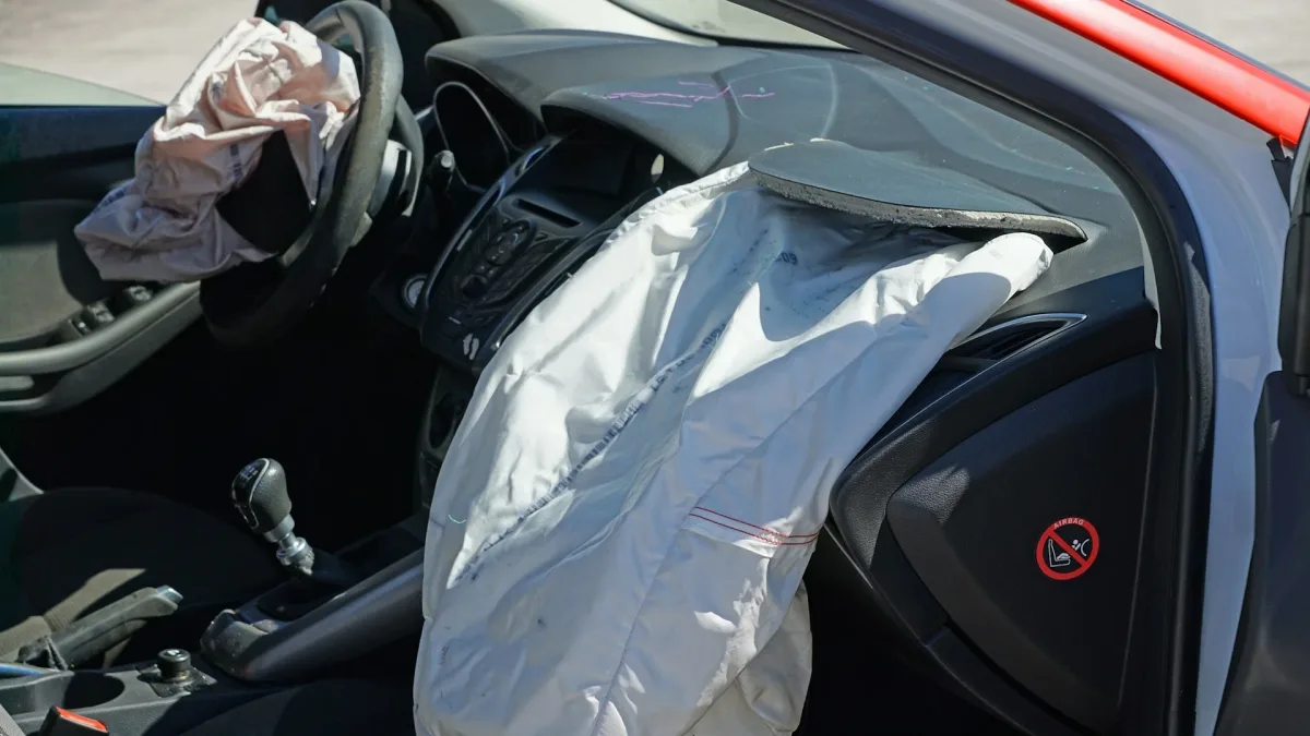 Veja por que certos acessórios podem transformar airbags em risco para motoristas