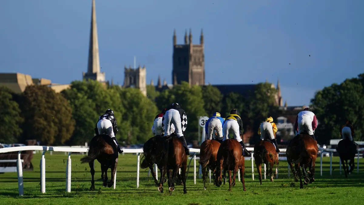 Smugglers Haven and Muskerry Rock clash at Worcester