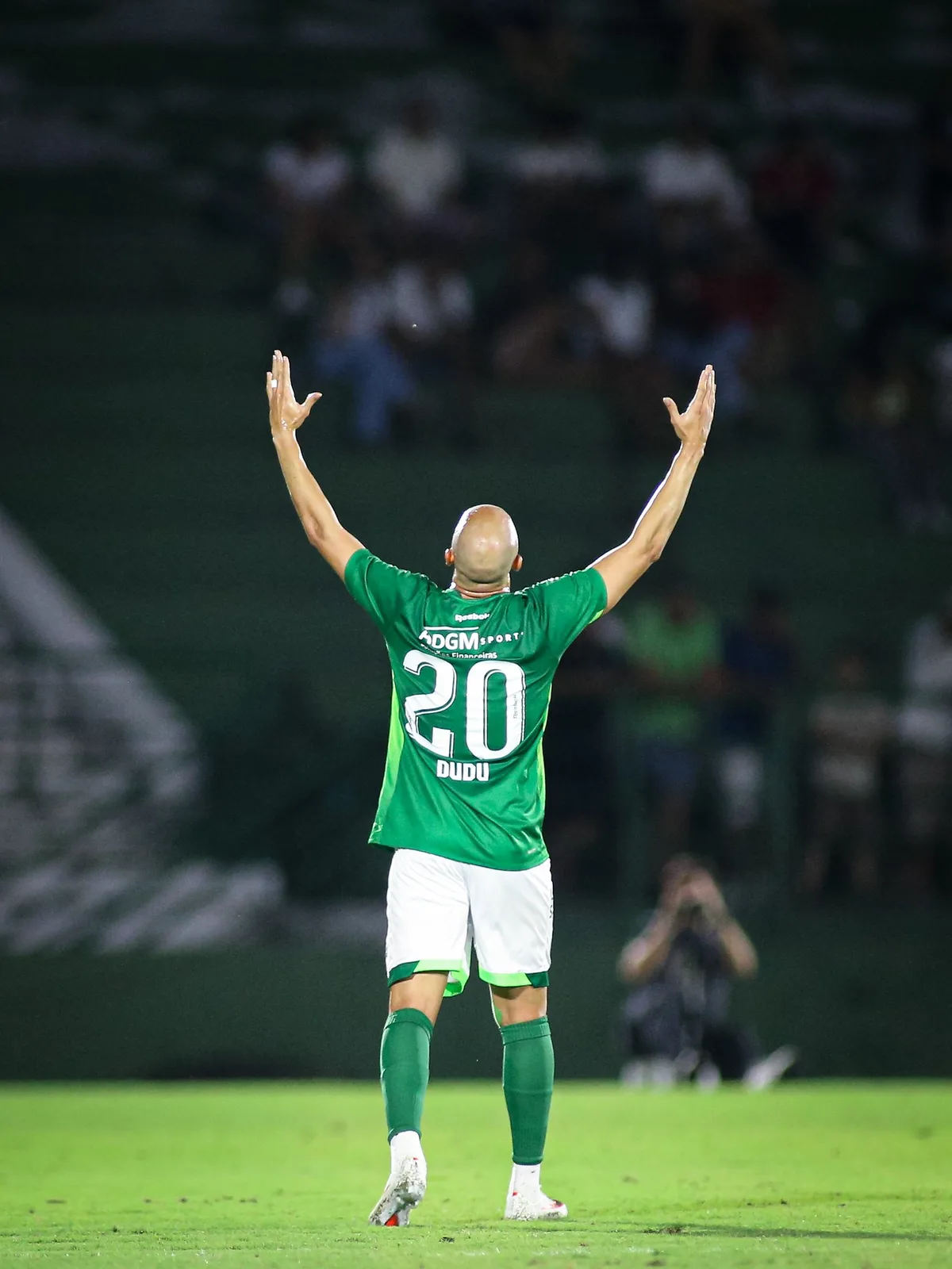 Dudu volta a jogar após 295 dias e marca em estreia pelo Guarani
