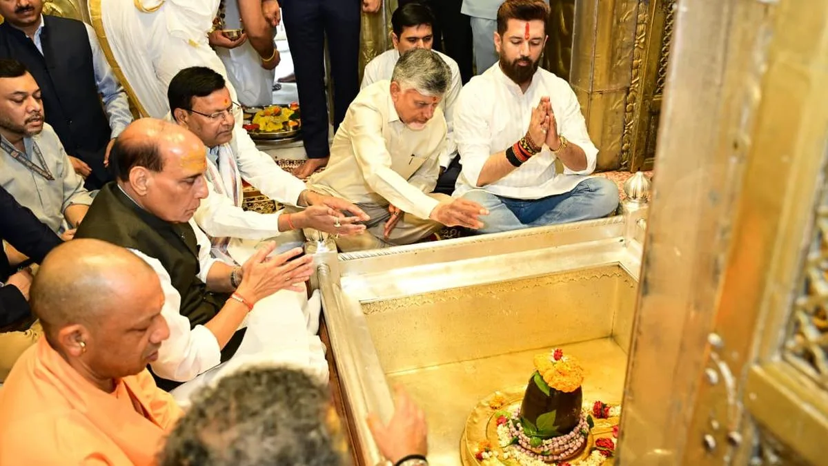 Naidu joins Yogi, Rajnath at Kashi Vishwanath to mark Modi’s birthday; 25 years in office