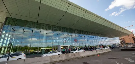 Luxemburg: Flugbetrieb am Flughafen erneut wegen Drohnenalarm vorübergehend unterbrochen