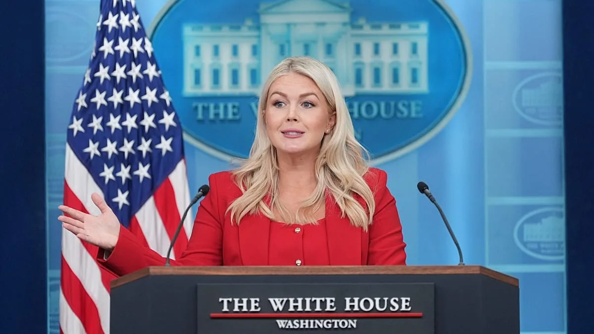 Secretária de imprensa da Casa Branca vai deixar o cargo no final do mês, afirma Trump