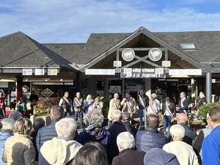 Leur dernier distributeur bancaire risque de disparaître, 130 habitants d’une commune du Finistère se mobilisent