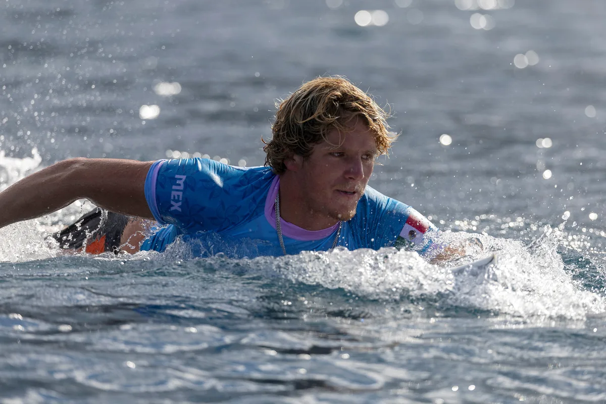 Noah Klapp denuncia públicamente al surfista mexicano Alan Cleland por presunto abuso sexual