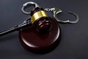 Não cabe HC a pedido da acusação para reabrir processo contra réu absolvido