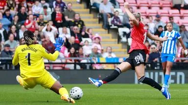 Was Englands Profi-Frauenfußball besser macht
