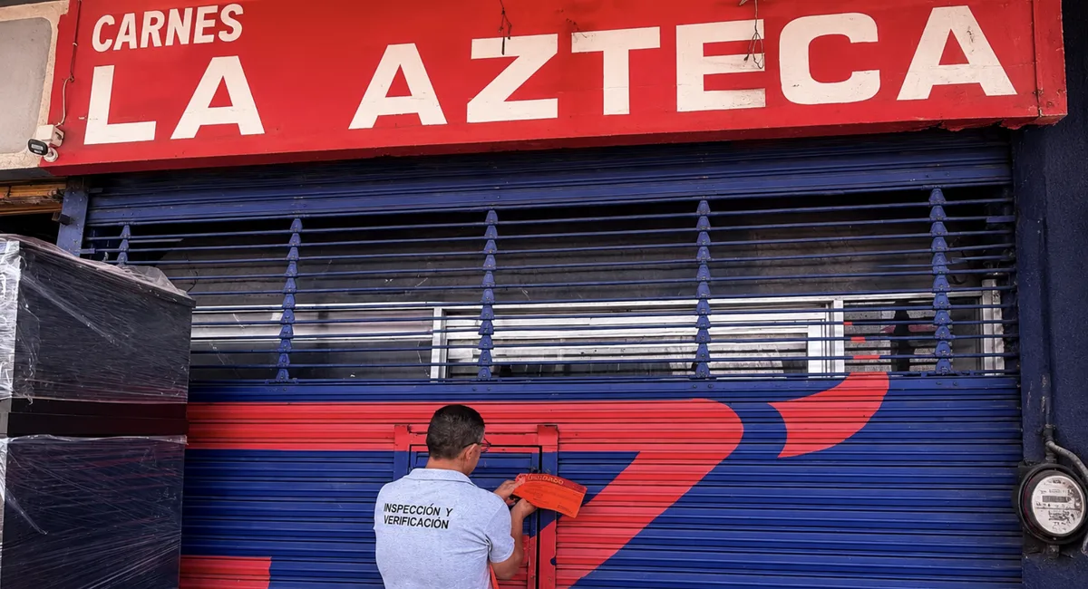 Clausuran tres comercios del Mercado Alianza durante operativo en Torreón