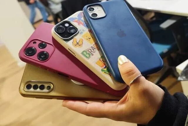 Polícia começa a devolver 212 celulares recuperados neste domingo