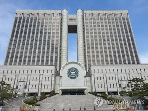 화장실 휴지에 유해물질 뿌려…사회복무요원 1심서 징역 8개월