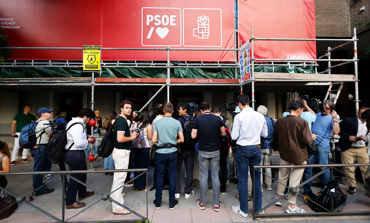 El juez Pedraz rechaza imputar “en este momento” al PSOE en el ‘caso Leire Díez’, como pedía el PP