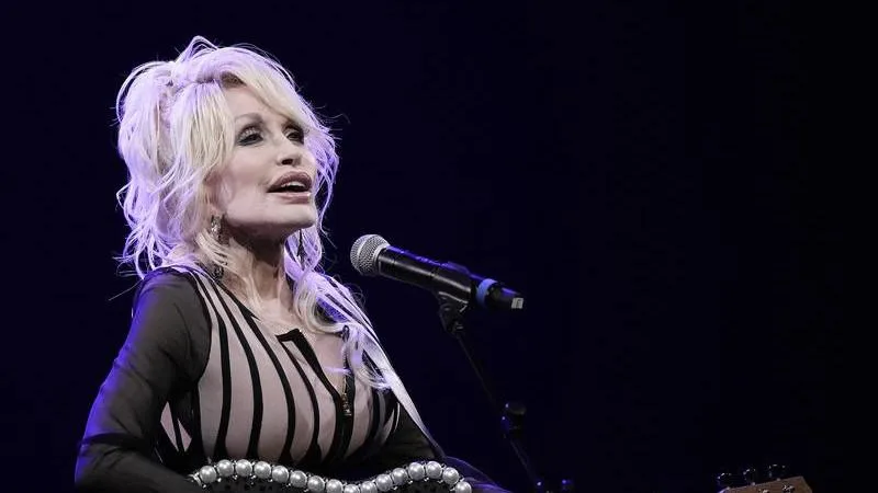 Nashville: Political leaders put aside partisan split and unite over renaming airport for Dolly Parton