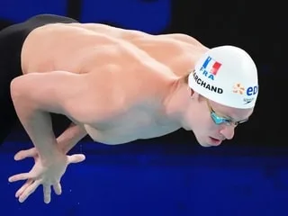Natation. Léon Marchand se qualifie pour la finale du 400 m nage libre aux championnats d’Europe
