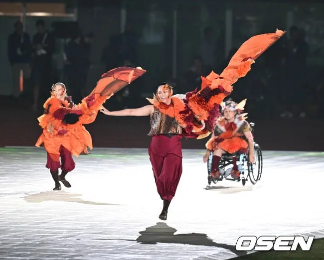 [사진]식전행사 열리는 패러게임