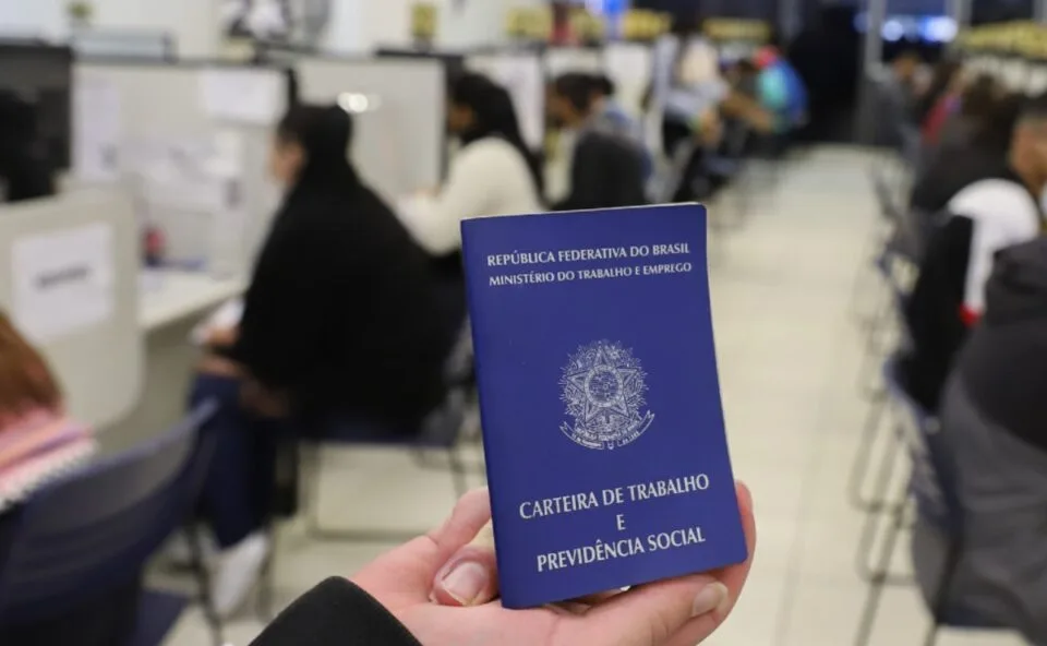 Empresas têm até o fim do mês para enviar dados sobre igualdade salarial entre homens e mulheres