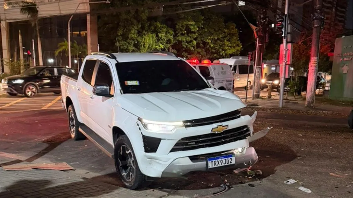 Servidor da SSP é afastado após bater caminhonete descaracterizada em motociclista que morreu em Manaus