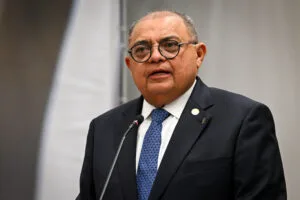 Livro em homenagem ao ministro Teodoro Silva Santos é lançando no STJ