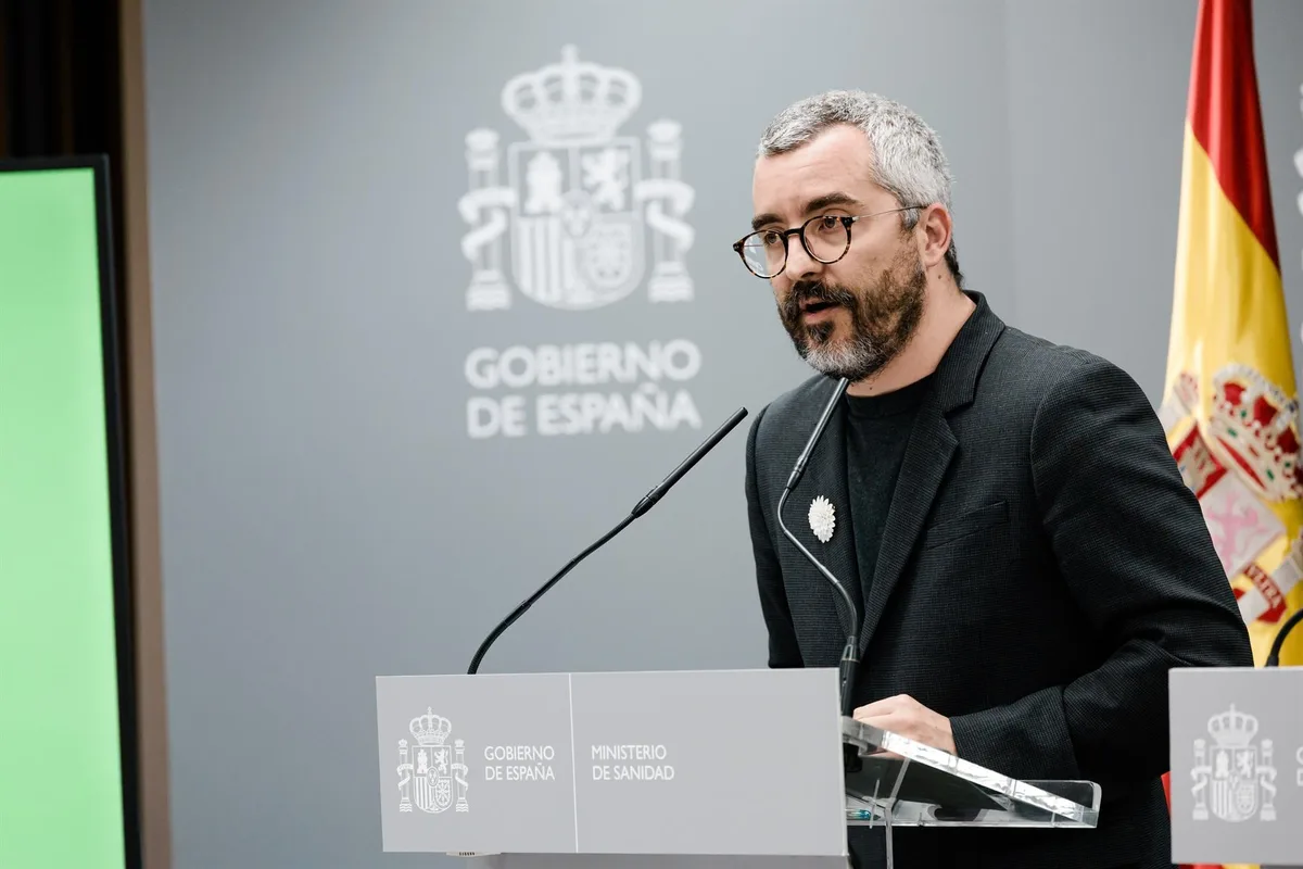 El secretario de Estado de Sanidad defiende que Mónica García ha comparecido "siempre" y no por petición del PP