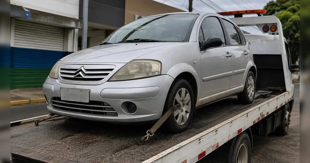 Polícia Militar recolhe veículo abandonado no Centro de Ivaiporã