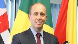 Republicanos expulsa prefeito tiktoker Manga por infidelidade partidária