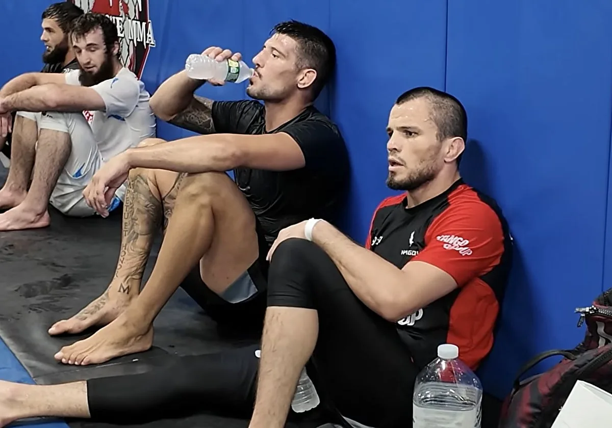 El 'coach' de Makhachev quiere impulsar a Joel Álvarez: «Necesita lo que tenemos»