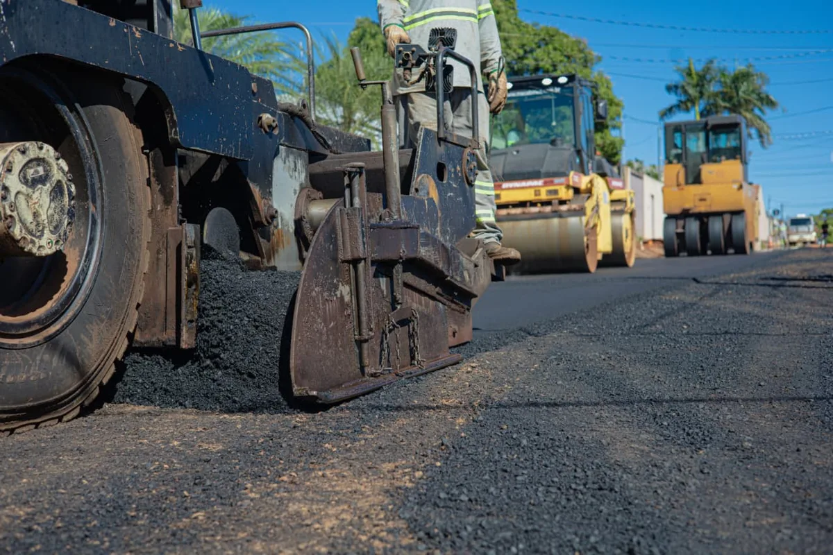 Prefeitura investe R$ 165 milhões para asfalto em 24 bairros de Campo Grande