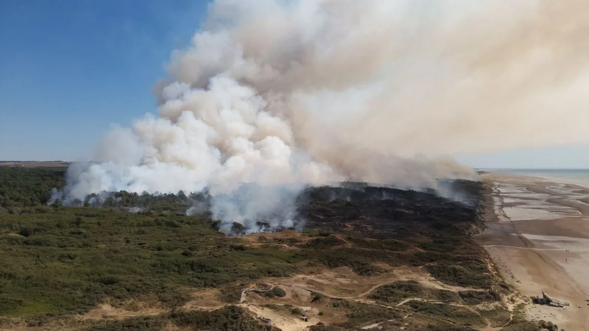 Incendie dans le Pas-de-Calais: le feu ne "serait pas d'origine naturelle", une enquête judiciaire est ouverte