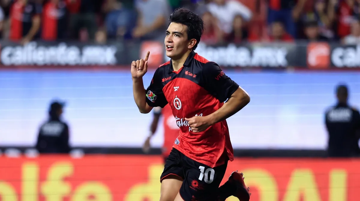 Club Tijuana recuerda el debut histórico de Gilberto Mora en Liga MX