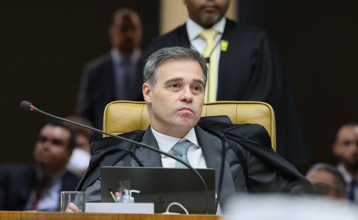 André Mendonça vai relatar nova ação no TSE contra Bolsa Família