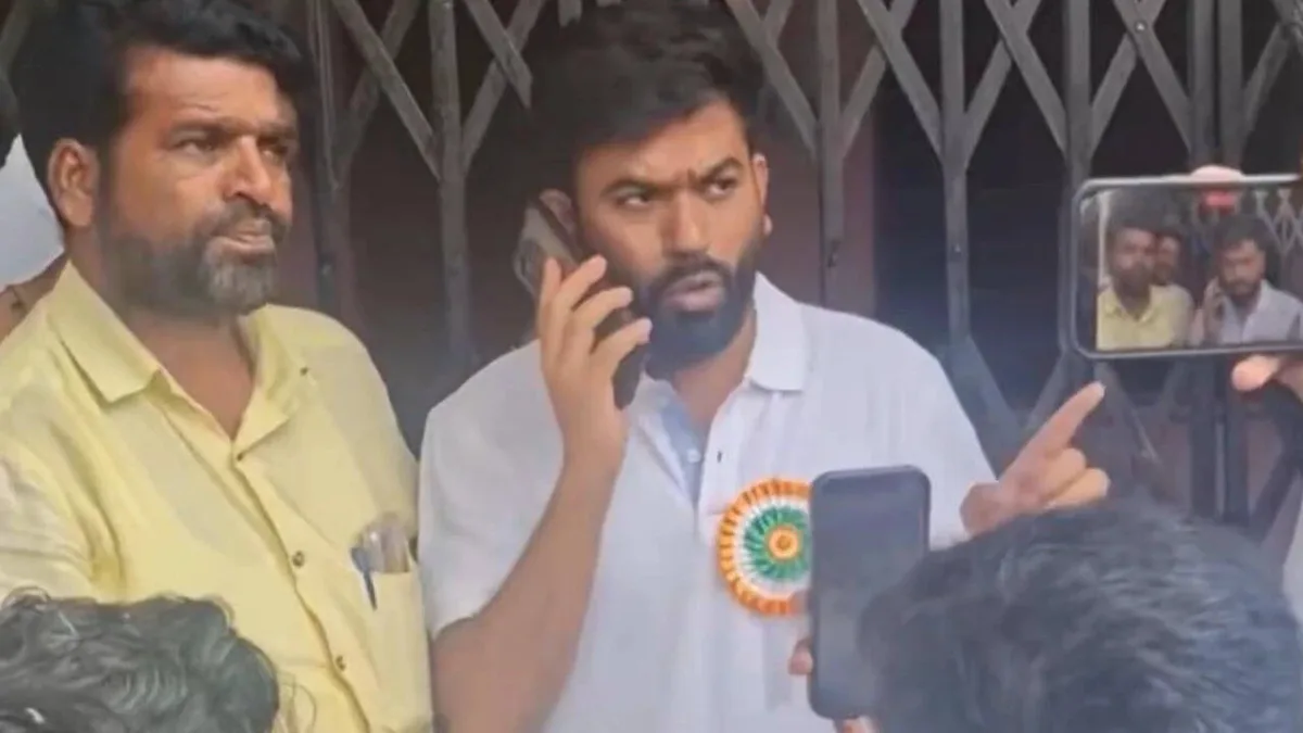 Hingoli ZP school headmaster accused of being drunk in classes suspended