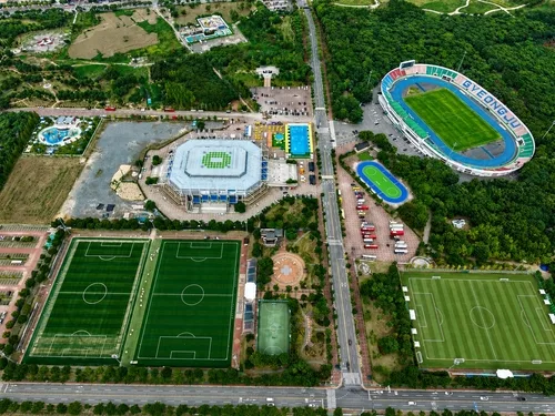 경주 화랑대기 유소년 축구대회 경기장 새 단장…잔디 교체