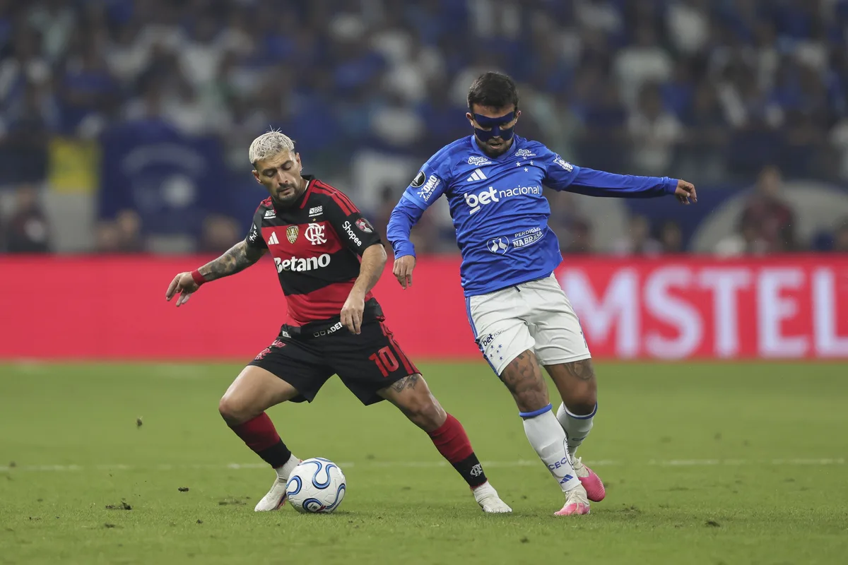 Cruzeiro x Flamengo: Matheus Henrique revela o que árbitro disse em lance com Bruno Henrique; veja