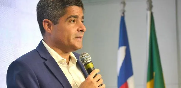 TRE revê decisão e não vê relação de ACM Neto com mulheres nuas na campanha