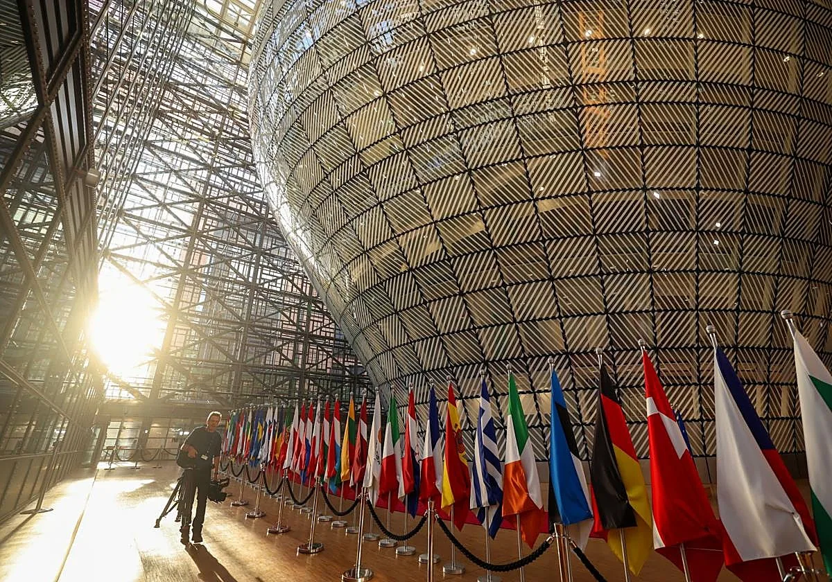 El Gobierno fracasa por octava vez en su empeño para que el catalán sea oficial en la UE