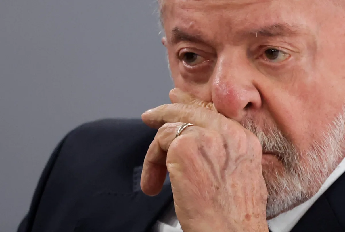 Lula diz a advogado que Lulinha deve se apresentar à Justiça para prestar esclarecimentos