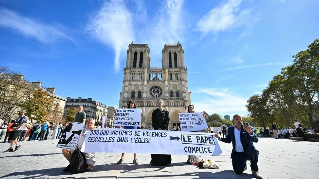 Visite du pape en France: ce que les victimes de violences sexuelles attendent de Léon XIV [2/3]