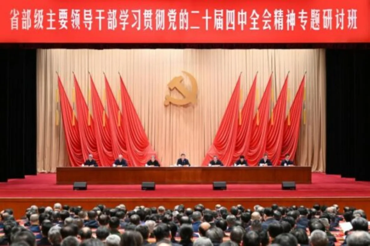 China se manifesta sobre possível vitória de Flávio Bolsonaro