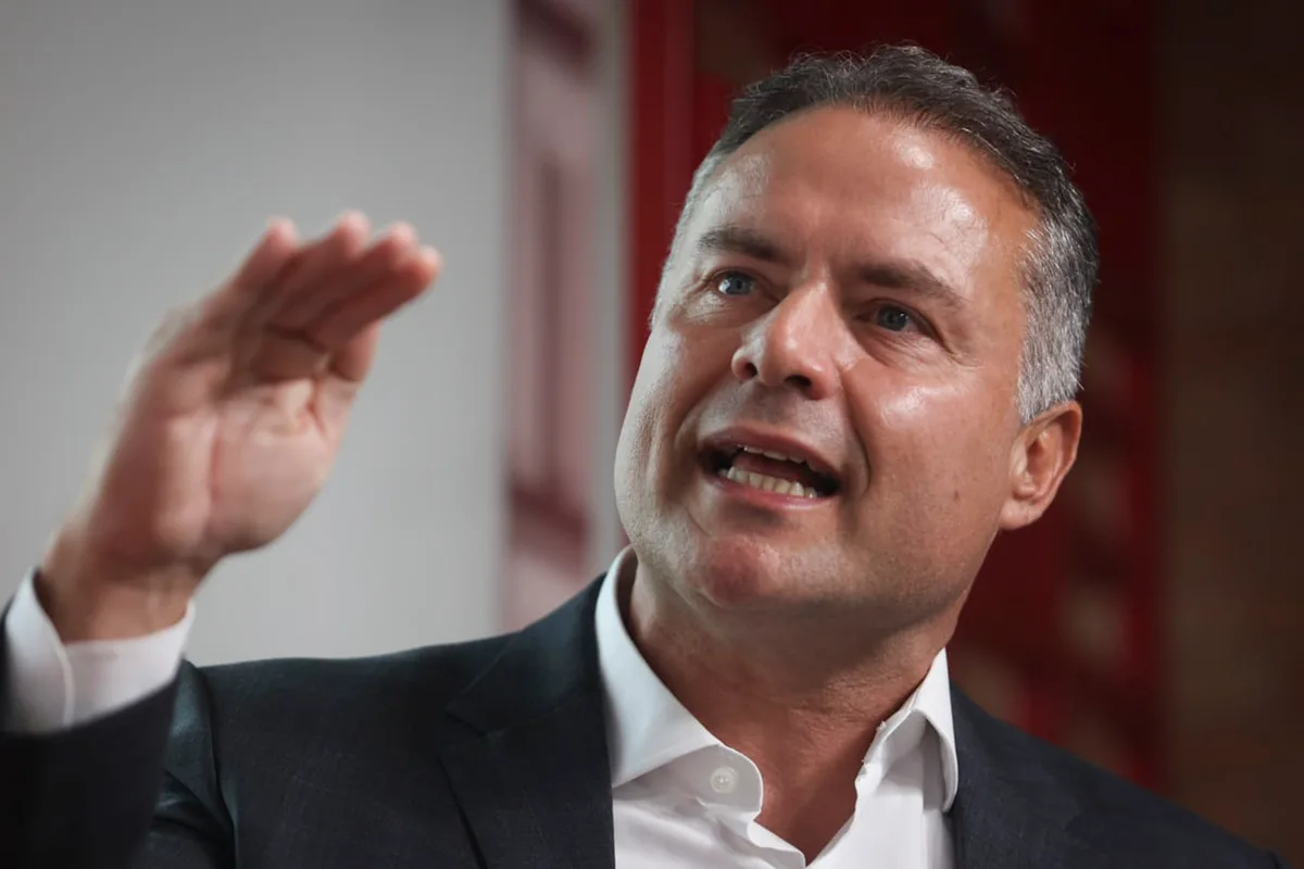 Ex-ministro Renan Filho registra candidatura ao governo de Alagoas