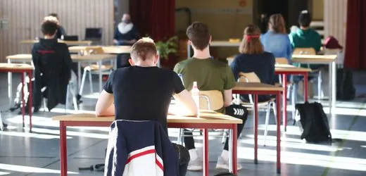 Abi in Hamburg: Schulen sollen bald Ukrainisch als Abiturfach anbieten