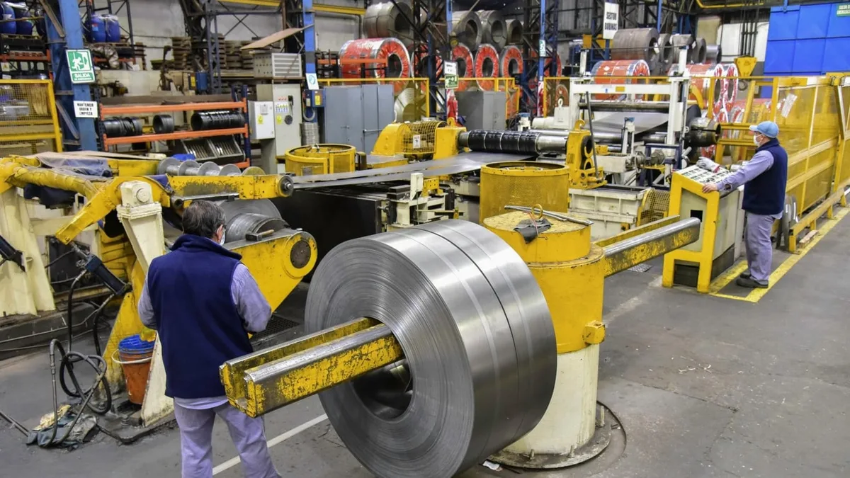 La actividad metalúrgica sigue sin repuntar y acumula una baja de 5,5% en lo que va del año