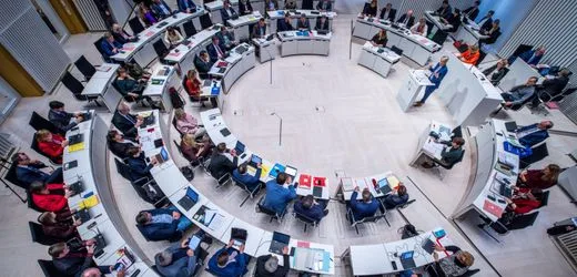 Mecklenburg-Vorpommern: Rot-Rot-Grün vereinbart Koalitionsgespräche