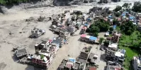 União Europeia diz que irá ajudar Nepal e China após enchentes devastadoras