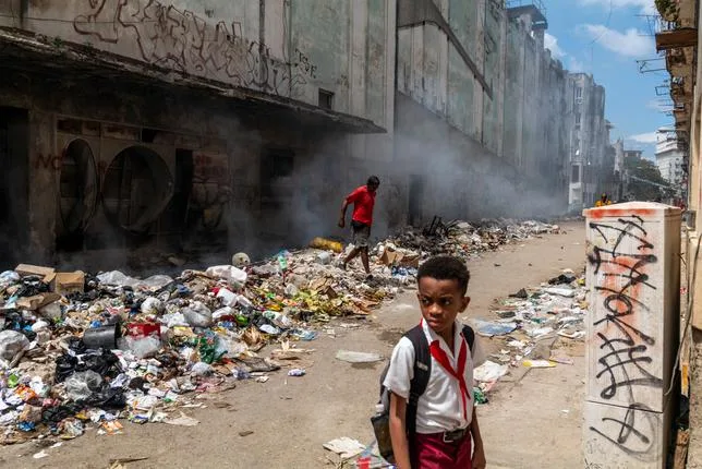 Comment les Cubains survivent, dans un “mélange d’épuisement et de débrouille”