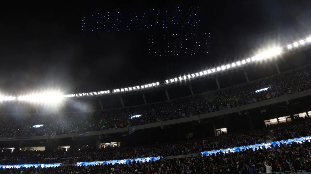 La reacción de los hinchas al comunicado de la empresa que apareció en el show de drones de Messi