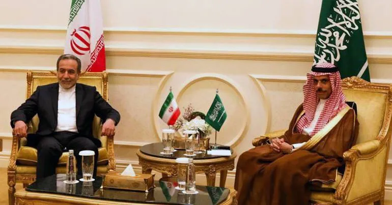 Irão quer "facilitar diálogo" entre Sauditas e houthis