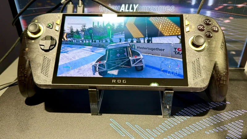 Prise en main de la ROG Xbox Ally X20, la console PC qui veut surpasser le Steam Deck Oled, roi du secteur, et la plus puissante de ses concurrentes
