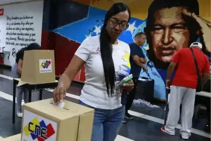Ejecutivo nacional anuncia consulta popular para el próximo 11-Oct