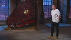 'Dragon' offers street artist advice - and a job
