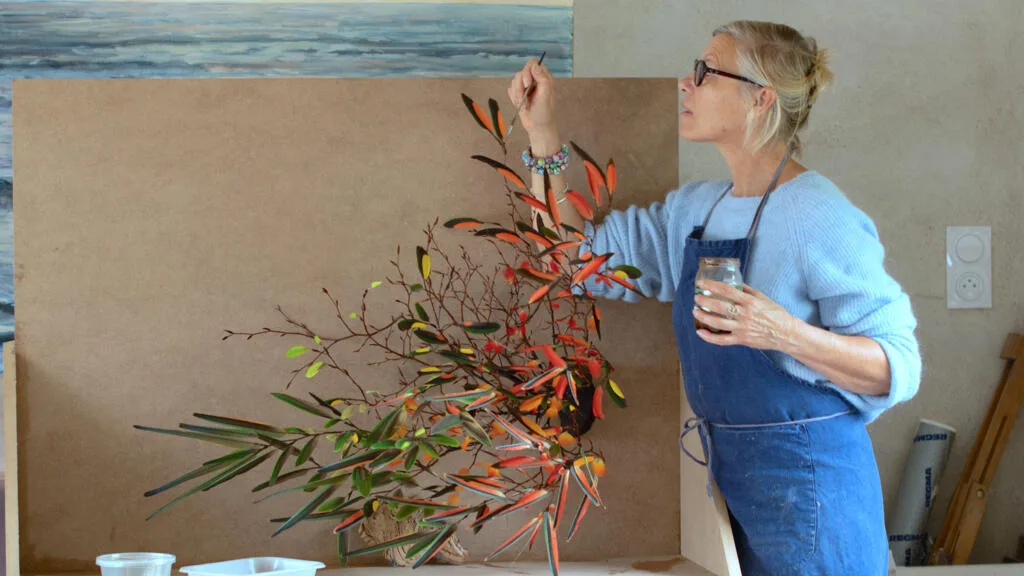 Avec Nelly Saunier, l'art de la plumasserie renaît de ses cendres