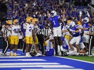 Kentucky QB Minchey scores 2-point conversion in overtime to beat No. 10 LSU 35-34